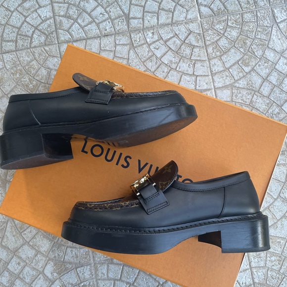 LOUIS VUITTON Academy Loafer - Picture 10 of 15